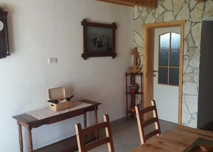 Airport * ポドゴリツァ