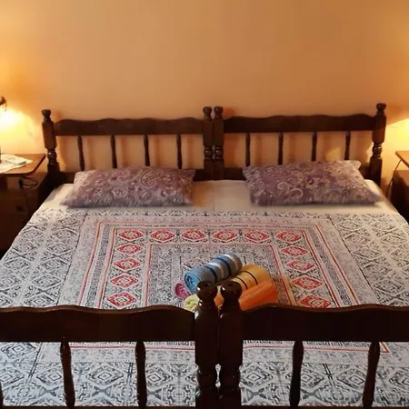 Airport Apartment *