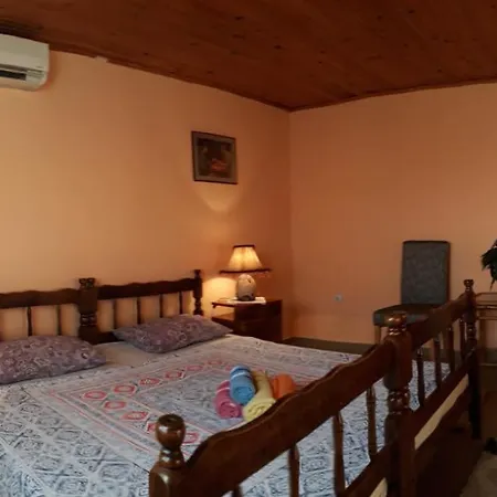 Airport Apartment